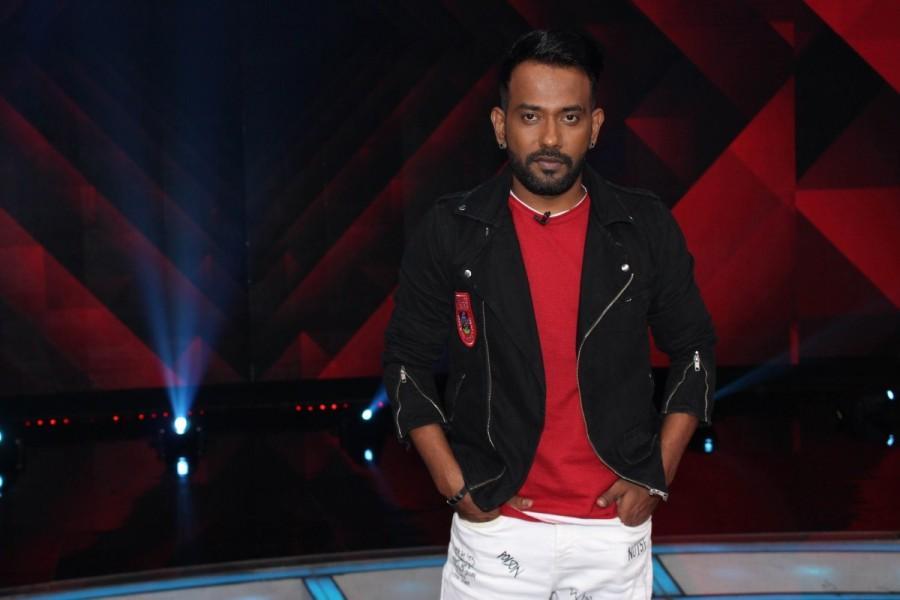 Remo D'souza, Shakti Mohan, Dharmesh Yelande on the sets of Dance Plus Season 3 in Mumbai on July 2, 2017. Remo D'souza,Shakti Mohan,Dharmesh Yelande,Dance Plus Season 3,Dance Plus 3