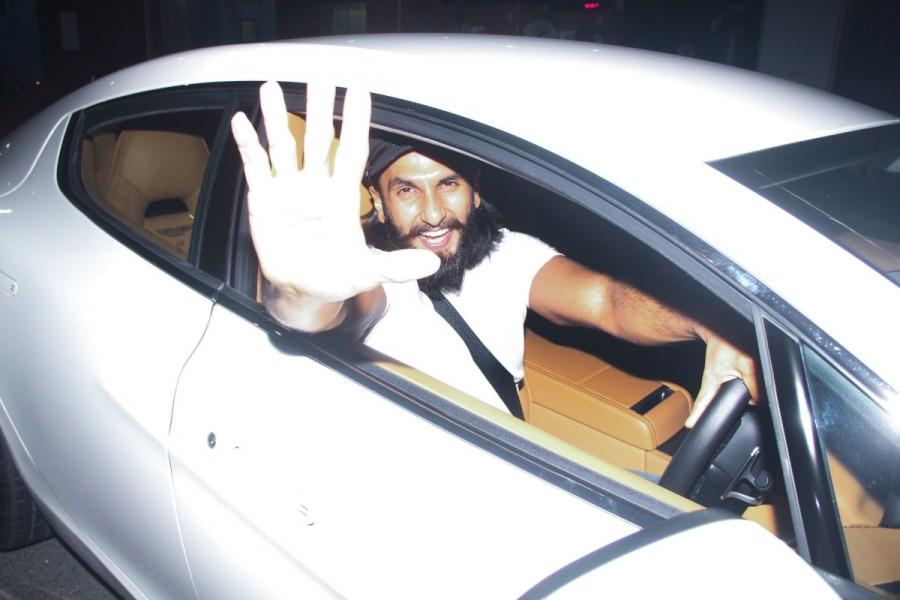 Bollywood Actor Ranveer Singh spotted at toll plaza in Bandra on his birthday. Ranveer Singh,actor Ranveer Singh,Ranveer Singh birthday,Ranveer Singh spotted at toll plaza