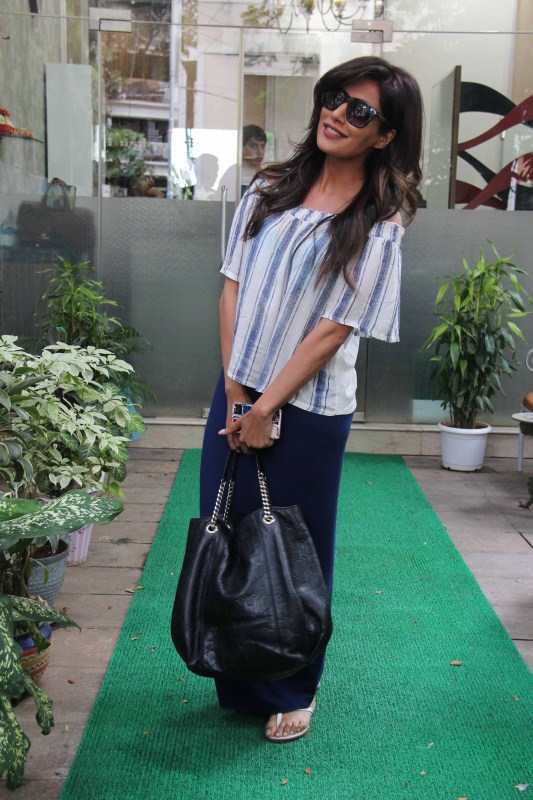 Bollywood Actress Chitrangada Singh spotted at Muah Salon in Bandra. Chitrangada Singh,actress Chitrangada Singh,Chitrangada Singh at Muah Salon,Muah Salon,Chitrangada Singh new pics,Chitrangada Singh new images,Chitrangada Singh new stills,Chitrangada Singh new pictures,Chitrangada Singh new photos