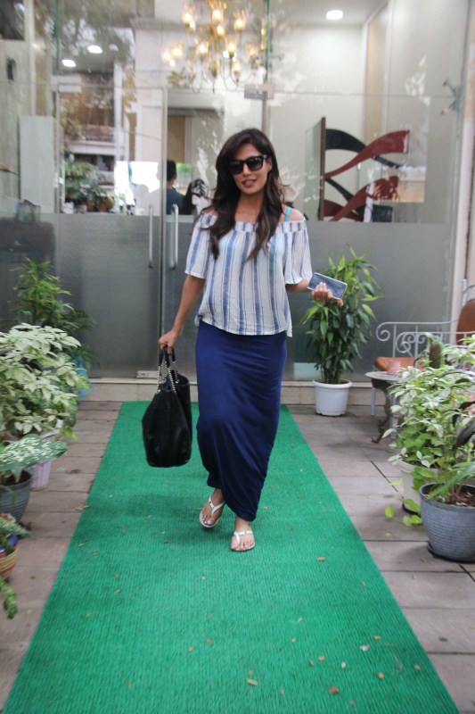 Bollywood film actress Chitrangada Singh spotted at Muah Salon in Bandra. Chitrangada Singh,actress Chitrangada Singh,Chitrangada Singh at Muah Salon,Muah Salon,Chitrangada Singh new pics,Chitrangada Singh new images,Chitrangada Singh new stills,Chitrangada Singh new pictures,Chitrangada Singh new photos