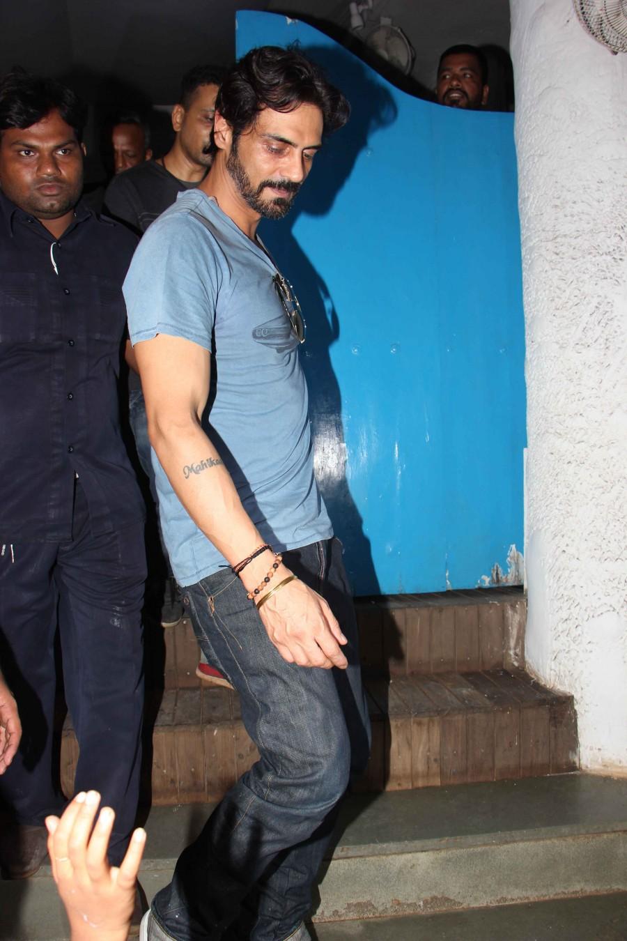 Bollywood Actor Arjun Rampal spotted at Olive Bar, Mumbai on 06th July 2017. Arjun Rampal,actor Arjun Rampal,Arjun Rampal at Olive Bar,Olive Bar,Arjun Rampal latest pics,Arjun Rampal latest IMAGES,Arjun Rampal latest images,Arjun Rampal latest stills,Arjun Rampal latest pictures,Arjun Rampal latest photos