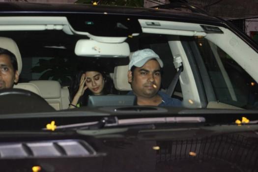 Jhanvi Kapoor spotted at Kromakey salon.