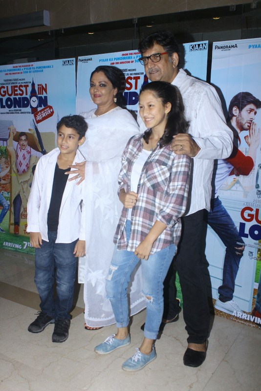 Kartik Aaryan arranged a special screening of Guest iin London film fraternity and her close friends at a suburban theater which was attended by Tanvi Azmi, Kirti Kharbanda, Milap Zaveri, Daisy Shah, Raj Kumar Rao, Sanya Malhotra, Saqib Saleem, Nusrat Bharucha, Mukesh Chabbra and Aalim Hakim and his wife. Daisy Shah,Elli Avram,Kartik Aaryan,Milap Zaveri,Kirti Kharbanda,Sanya Malhotra,Guest Iin London,Guest Iin London special screening