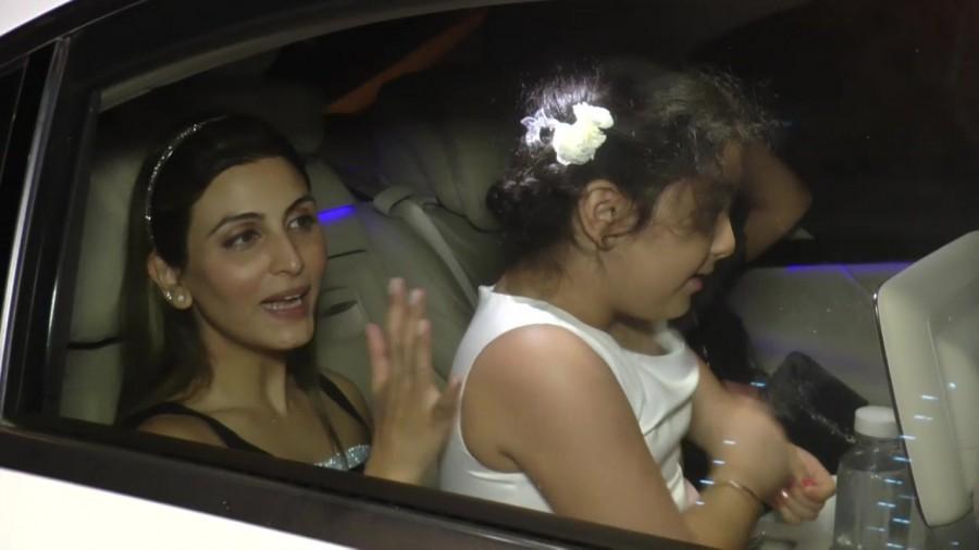 Neetu Singh's birthday celebrations images. Neetu Singh,actress Neetu Singh,Neetu Singh birthday,Neetu Singh birthday celebrations,Neetu Singh birthday celebration pics,Neetu Singh birthday celebration images,Neetu Singh birthday celebration stills,Neetu Singh birthday celebration pictures,Neetu Si
