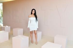 Kim Kardashian,Kim Kardashian bikini pics,Kim Kardashian bikini images,Kim Kardashian bikini stills,Kim Kardashian curves,Kim Kardashian curves pics,Kim Kardashian flaunts curves,Kim Kardashian curves pics,Kim Kardashian curves images,Kim Kardashian curve