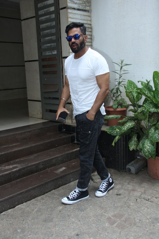 Actor Suniel Shetty with son Ahan was snapped at Sajid Nadiadwala's residence. Suniel Shetty,Suniel Shetty son,Suniel Shetty son Ahan,Ahan,Sajid Nadiadwala,Sajid Nadiadwala residence