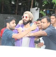 Ranveer Singh,actor Ranveer Singh,Ranveer Singh spotted at Bandra,Ranveer Singh at Bandra,Ranveer Singh new pics,Ranveer Singh new images,Ranveer Singh new stills,Ranveer Singh new pictures,Ranveer Singh new photos