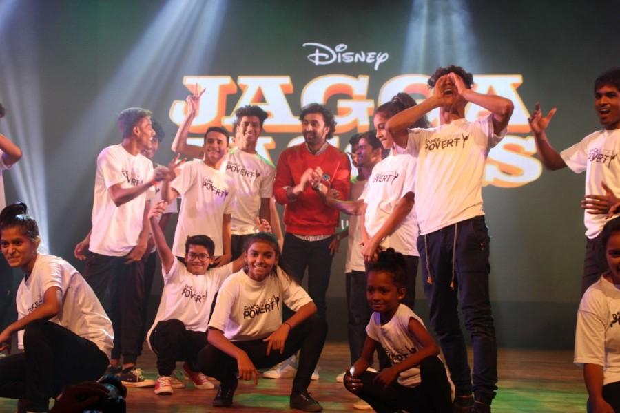 Ranbir Kapoor aka Jagga had a fun interaction with school kids in suburbs yesterday. The actor who is on a promotional spree for his upcoming movie Jagga Jasoos went on having a fun interactive session with school kids at St. Andrew's College Bandra. Ranbir Kapoor,Ranbir Kapoor promotes Jagga Jasoos,Jagga Jasoos,Ranbir Kapoor promotes Jagga Jasoos film,Jagga Jasoos promotion,Jagga Jasoos movie promotion,Jagga Jasoos film promotion,St. Andrews Auditorium