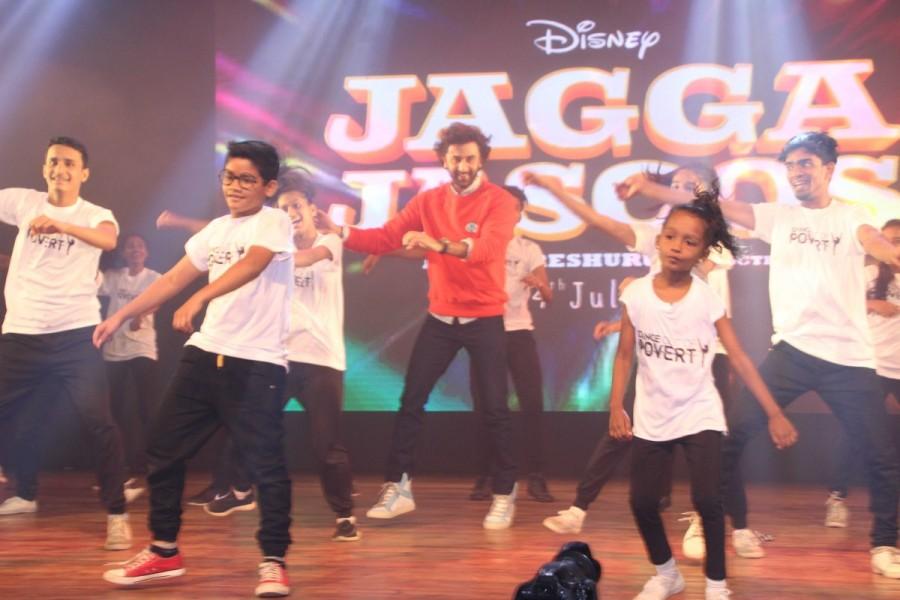 Ranbir aka Jagga also conducted a fun quiz contest where all the kids were made to answer the questions related to the movie. The actor not only interacted with the kids but also indulged in a Q & A round with the school kids where he threw light on his childhood memories. The whole nation is fascinated by Ranbir aka Jagga's unique hairstyle, so the actor selected few kids and tried that hairstyle on them with the help of stylists. Ranbir Kapoor,Ranbir Kapoor promotes Jagga Jasoos,Jagga Jasoos,Ranbir Kapoor promotes Jagga Jasoos film,Jagga Jasoos promotion,Jagga Jasoos movie promotion,Jagga Jasoos film promotion,St. Andrews Auditorium