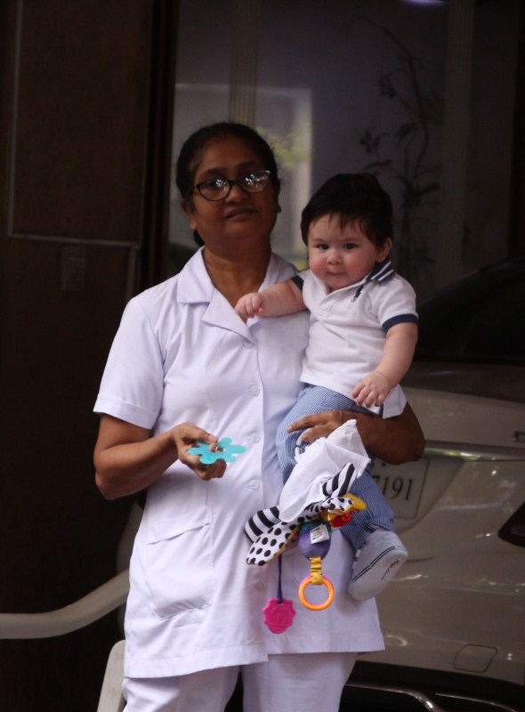 Taimur Ali Khan visits his grandmother’s house in Mumbai. Kareena Kapoor,Kareena Kapoor son,Taimur Ali Khan,Taimur Ali Khan spotted at Grandma house,Taimur Ali Khan pics,Taimur Ali Khan images,Taimur Ali Khan stills,Taimur Ali Khan pictures,Taimur Ali Khan photos