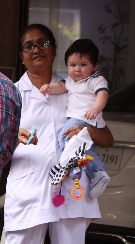 Bollywood actress Kareena Kapoor Khan's baby Taimur Ali Khan spotted at Grandma's House in Mumbai. Kareena Kapoor,Kareena Kapoor son,Taimur Ali Khan,Taimur Ali Khan spotted at Grandma house,Taimur Ali Khan pics,Taimur Ali Khan images,Taimur Ali Khan stills,Taimur Ali Khan pictures,Taimur Ali Khan photos