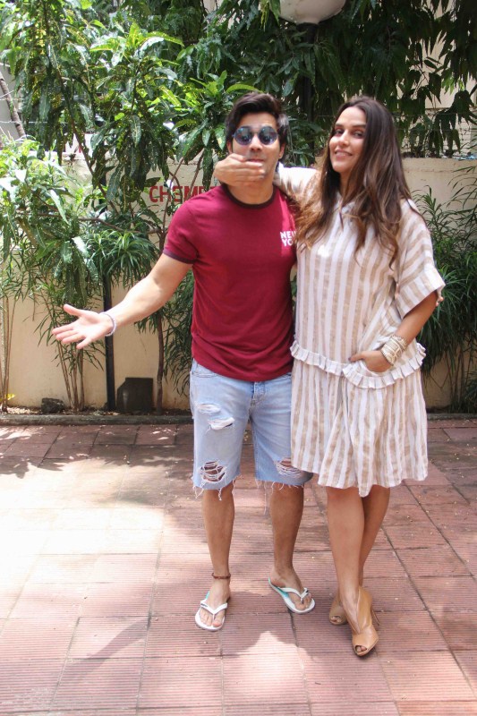 Actor Varun Dhawan snapped at 'No Filter with Neha Show' in Mumbai. Varun Dhawan,actor Varun Dhawan,Varun Dhawan with No Filter with Neha Show,No Filter with Neha Show,Neha Show,Varun Dhawan latest pics,Varun Dhawan latest images,Varun Dhawan latest stills,Varun Dhawan latest pictures,Varun Dhawan latest photos