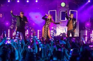 Jennifer Lopez,Jennifer Lopez wardrobe malfunction,Jennifer Lopez bikini pics,Jennifer Lopez bikini images,Jennifer Lopez bikini stills,Jennifer Lopez curves,Jennifer Lopez curves pics,Jennifer Lopez flaunts curves,Jennifer Lopez curves pics,Jennifer Lope