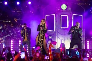 Jennifer Lopez,Jennifer Lopez wardrobe malfunction,Jennifer Lopez bikini pics,Jennifer Lopez bikini images,Jennifer Lopez bikini stills,Jennifer Lopez curves,Jennifer Lopez curves pics,Jennifer Lopez flaunts curves,Jennifer Lopez curves pics,Jennifer Lope