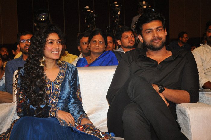 South Indian actress Sai Pallavi and Varun Tej at Fidaa audio launch. Varun Tej,Sai Pallavi,Fidaa audio launch,Fidaa audio,Fidaa music launch,Fidaa music,Fidaa songs,Fidaa song launch,Fidaa music launch pics,Fidaa music launch images,Fidaa music launch stills,Fidaa music launch pictures,Fidaa music launch photos