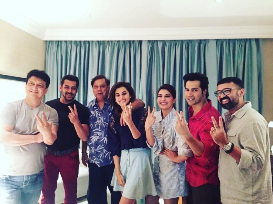 The trio of Salman khan, prolific producer Sajid Nadiadwala and director David Dhawan were reunited after 21 years, last weekend thanks to Judwaa 2. Salman Khan, the protagonist of Judwaa happily decided to be a part of the sequel of this hit film which is being helmed by the same team. While Varun Dhawan will be seen playing the lead in this sequel, Salman Khan will be doing a very special cameo for the film. The team has been shooting in Mumbai and even abroad for the film and this weekend even Salman shot for his portions in Mumbai. Salman Khan,Sajid Nadiadwala,David Dhawan,Judwaa 2,Varun Dhawan