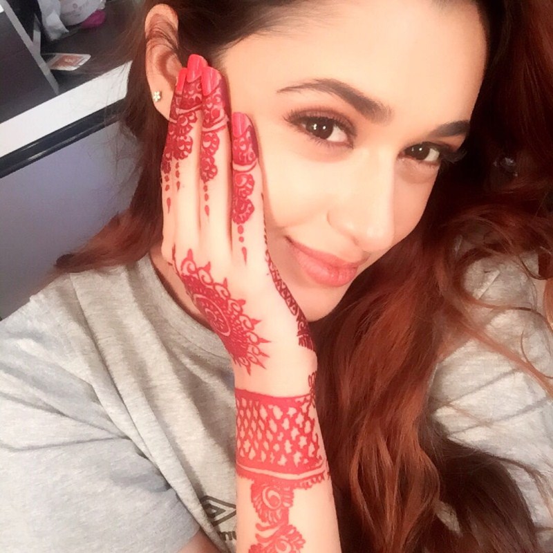 Yuvika Chaudhary has recently released 'single Hello', a Punjabi song along with her friend Prince Narula. The duo earlier appeared in Biggboss 9. Yuvika Chaudhary,Yuvika Chaudhary Mehendi ceremony,Biggboss 9,Biggboss 9 content Yuvika Chaudhary