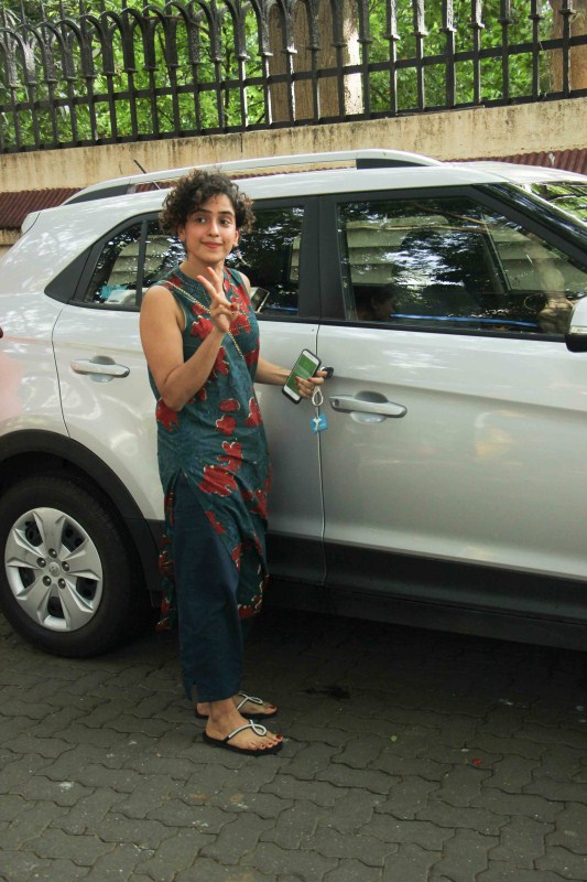 Dangal girl Sanya Malhotra spotted at Juhu, Mumbai on 11th July 2017. Sanya Malhotra,actress Sanya Malhotra,Sanya Malhotra spotted at Juhu,Dangal actress Sanya Malhotra,Sanya Malhotra new pics,Sanya Malhotra new images,Sanya Malhotra new stills,Sanya Malhotra new pictures,Sanya Malhotra new photos