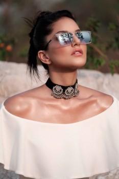 Sunny Leone's sizzling pics.