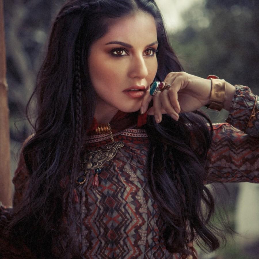 Sunny Leone's sizzling images. Sunny Leone,actress Sunny Leone,Sunny Leone hot pics,Sunny Leone hot images,Sunny Leone hot stills,Sunny Leone hot pictures,Sunny Leone hot photos,Sunny Leone spicy pics