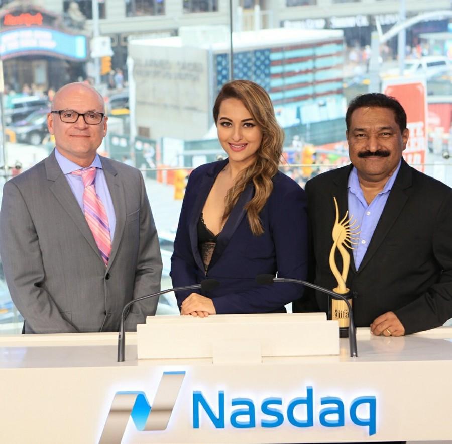 Sonakshi is among a string of Bollywood stars who have already descended here for the 18th edition of the IIFA gala, which will be held here from Thursday to Saturday. Sonakshi Sinha,IIFA Awards 2017,IIFA Awards,Sonakshi Sinha at IIFA,Sonakshi Sinha at IIFA awards,IIFA Weekend,Nasdaq bell,Sonakshi Sinha rings Nasdaq bell