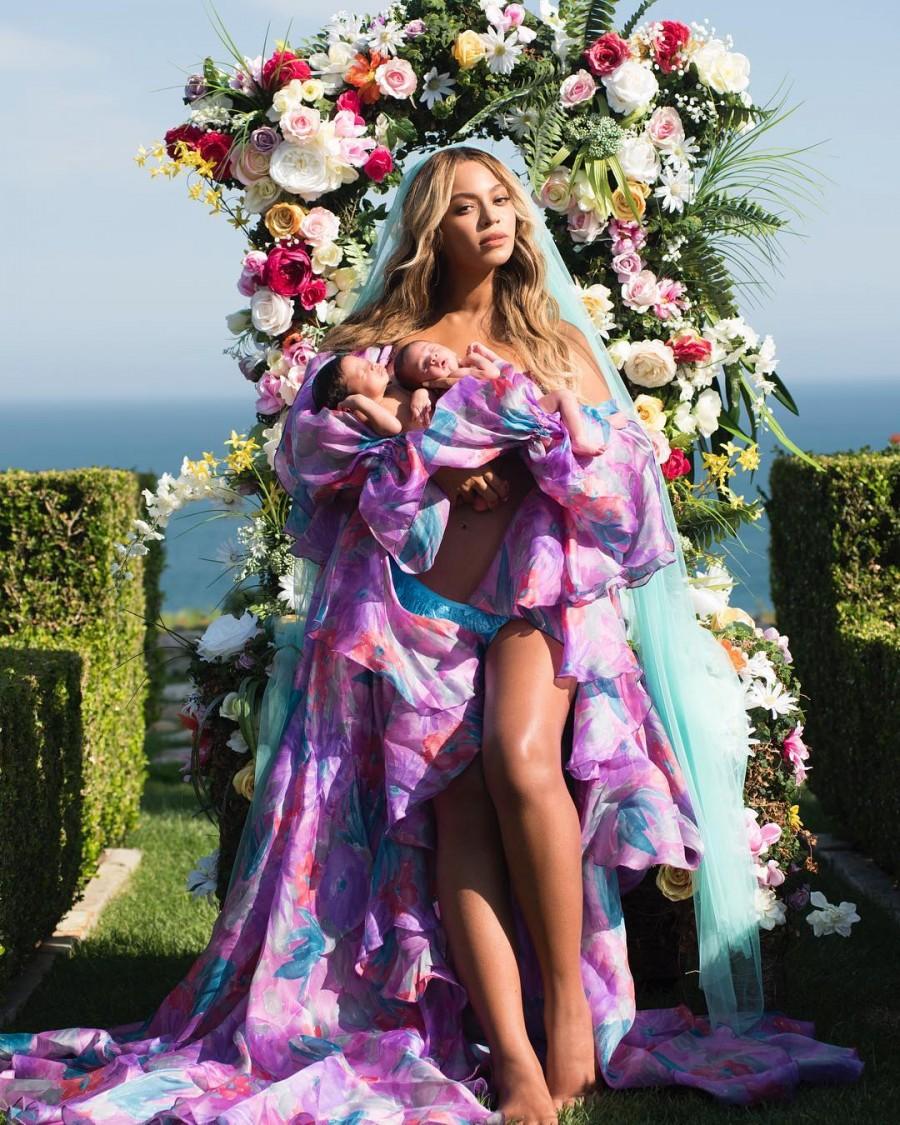 American singer-songwriter Beyoncé shares the first photos of her twins baby in Instagram and officially announced their names: Sir Carter and Rumi. Beyonce,Beyonce shares twins,Beyonce twins,Beyonce twins baby,Sir Carter and Rumi,Sir Carter,Rumi
