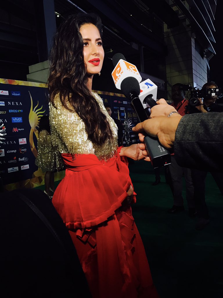 Indian film actress Katrina Kaif looks sensational at IIFA 2017. Katrina Kaif,actress Katrina Kaif,Katrina Kaif at IIFA 2017,Katrina Kaif at IIFA,Katrina Kaif at IIFA awards,IIFA awards,IIFA awards 2017