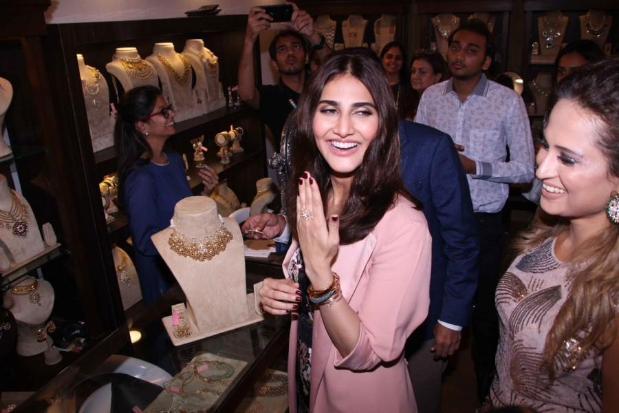Actress Vaani Kapoor at the inauguration of Jewellery Exhibition Glamour 2017. Vaani Kapoor,actress Vaani Kapoor,Vaani Kapoor at Jewellery Exhibition Glamour 2017,Jewellery Exhibition Glamour 2017