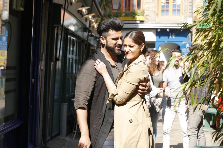 The song is an introduction song to Karan and Charan in the film, showing two worlds - Karan lives in Punjab and Charan who lives in London. Jatt Jaguar features Arjun Kapoor in his dual role along with lead actress Ileana D'cruz. Karan and Charan,Karan,Charan,Jatt Jaguar,Arjun Kapoor,Ileana D'cruz