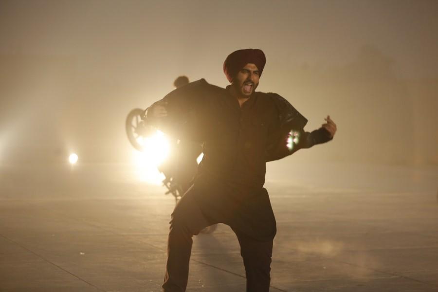 Jatt Jaguar showcases Karan and Charan's swag in a unique way where both of them are seen grooving to the song. The title track of Mubarakan, Hawa Hawa, Goggle, all have been chartbusters and Jat Jaguar is a kind of track which will have an instant connection with the masses. Karan and Charan,Karan,Charan,Jatt Jaguar,Arjun Kapoor,Ileana D'cruz