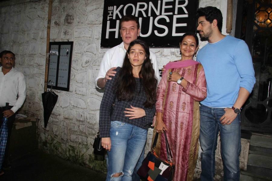 Bollywood actor Sooraj Pancholi with family spotted at Bandra. Sooraj Pancholi,Sooraj Pancholi family,Sooraj Pancholi with family,Sooraj Pancholi spotted at Bandra,Sooraj Pancholi at Bandra