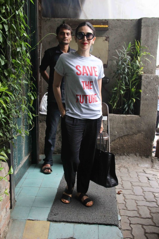 Bollywood film actress Karishma Kapoor with kids spotted at Pali Village cafe. Karishma Kapoor,actress Karishma Kapoor,Karishma Kapoor with kids,Karishma Kapoor with kids spotted at Pali Village cafe,Karishma Kapoor spotted at Pali Village cafe,Karishma Kapoor at Pali Village cafe