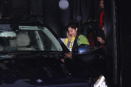 Jhanvi Kapoor spotted at Tip Toe salon, Juhu in Mumbai.