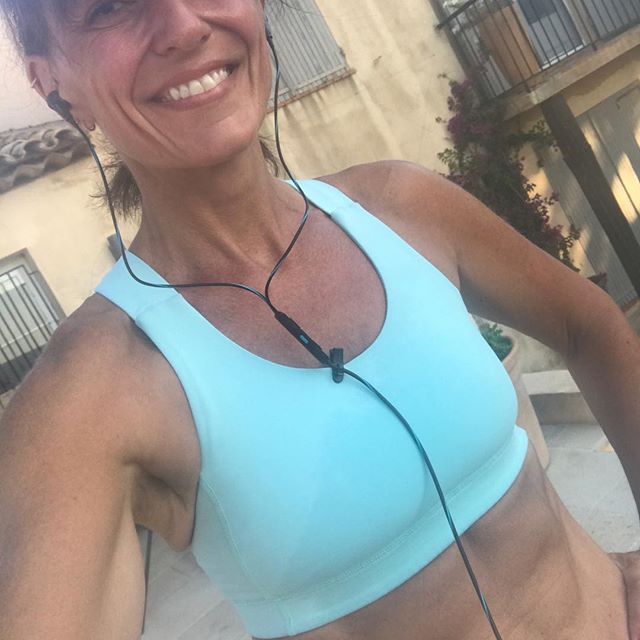 Model Davina McCall flaunts her athletic figure and impressive abs. Davina McCall,Davina McCall abs,Davina McCall bikini pics,Davina McCall bikini images,Davina McCall bikini stills,Davina McCall curves,Davina McCall curves pics,Davina McCall flaunts curves,Davina McCall curves pics,Davina McCall curves images,Davina McCa