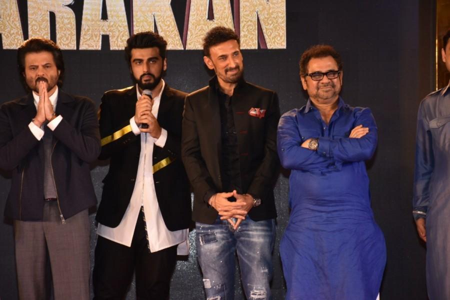 Following this, the real Chacha-Bhathija Jodi, Anil and Arjun, who are sharing screen space for the first time, had a fun filled conversation. The audience were then entertained by a live performance by Amaal and Armaan Malik on the Goggle Song, which had the entire cast dancing to it. The Producers, Sneha Rajani, Dy. President & Head, Sony Pictures Networks Productions, Murad Khetani of Cine1 Studios and Ashwin Varde also shared their association on the film. The entire cast Anil, Arjun, Athiya, Ileana, Karan Kundra, Lalit Parimoo, Bhumika, Balli shared moments close to their hearts related to the film. Anees Bazmee,Anil Kapoor,Bol Radha Bol,Aankhen,Anil Kapoor,Arjun Kapoor,Athiya Shetty,Ileana D'Cruz,Mubarakan,Mubarakan family