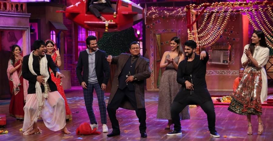 The Cast of Mubarakan share a leg on The Drama Company. Anil Kapoor,Arjun Kapoor,Ileana D’Cruz,Athiya Shetty,Mubarakan,Mubarakan cast,The Drama Company
