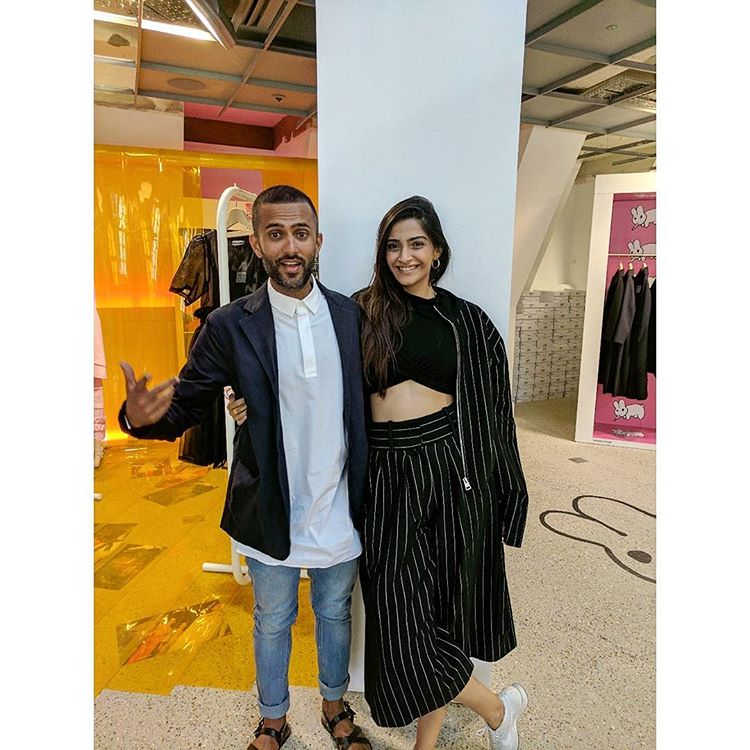 Actress Sonam Kapoor spends perfect Sunday with rumoured boyfriend Anand Ahuja in New York. Sonam Kapoor,Sonam Kapoor and Anand Ahuja,Anand Ahuja,Sonam Kapoor boyfriend Anand Ahuja