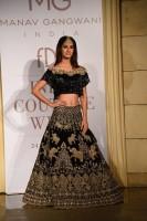Disha Patani,actress Disha Patani,glamour Disha Patani,ICW 2017,India Couture Week,Manav Gangwani,maang tikka