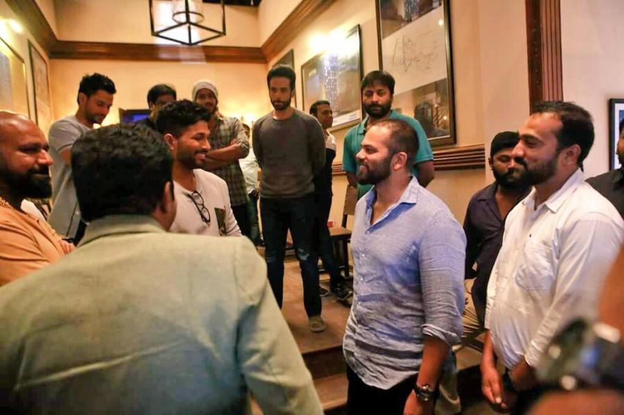 South Indian actor Allu Arjun meets Rohit Shetty, Tushar Kapoor, Kunal Khemu on Golmaal Again sets in Mumbai on 25th July. Allu Arjun,actor Allu Arjun,Golmaal Again,Allu Arjun visits Golmaal Again,Allu Arjun visits Golmaal Again team,Rohit Shetty,Tushar Kapoor,Kunal Khemu