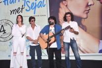 'Hawayein' the new song from 'Jab Harry Met Sejal' was unveiled today with all the pomp and glory at a seaside venue in the suburbs of Mumbai. In sync with the romantic vibe of the song, Jab Harry met Sejal makers launched their song over a sundowner sea-facing event in the presence of Shah Rukh Khan, Anushka Sharma, Imtiaz Ali and music composer Pritam.
