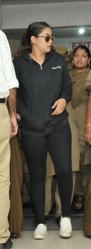 The case took a new turn on Wednesday as SIT arrested a Dutch national in the case. Mike Kamminga's arrest was being considered a major breakthrough as he was reportedly supplying the drugs to peddlers from Europe. Mumaith Khan,actress Mumaith Khan,Mumaith Khan appears before SIT,Special Investigation Team,Hyderabad drug racket