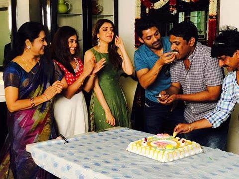 Nandamuri Kalyanram and Kajal Agarwal celebrate director Upendra Madhav birthday on MLA sets. Kajal Agarwal,Nandamuri Kalyanram,director Upendra Madhav,Upendra Madhav,Upendra Madhav birthday,Upendra Madhav birthday celebrations,MLA sets,MLA movie sets