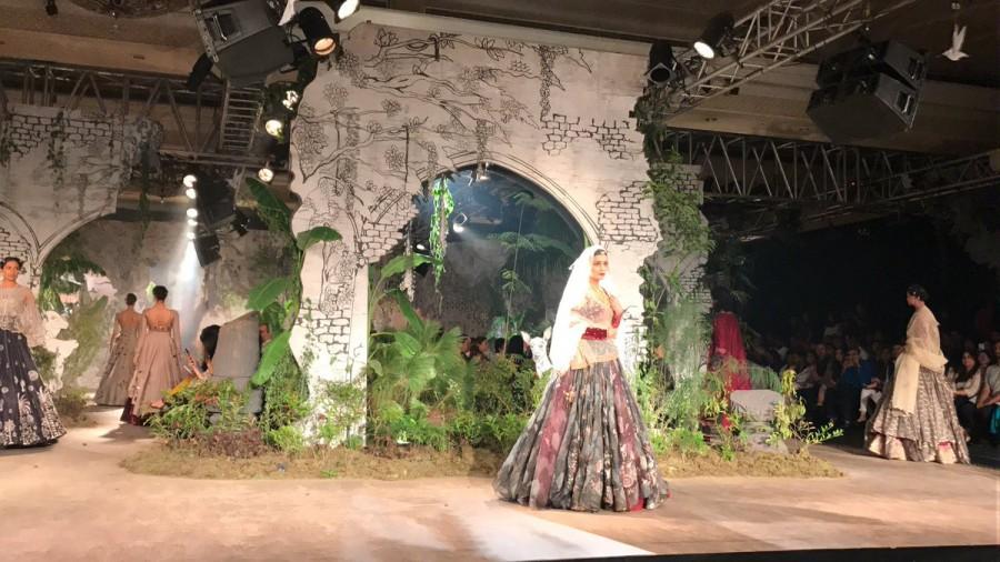 Many of her designs are inspired by the Kishangarh school of art that Princess Vaishnavi Kumari of Kishangarh personally introduced to her. Vaishnavi's art finds great resonance in Anju's collection, which shone brighter thanks to Vishal Jewels' uncut diamonds, polkies and rubies that were flaunted by the models, who moved to the sound of flute, sarangi and the voice of a classical singer. Dia Mirza,actress Dia Mirza,Dia Mirza looks stunning,ICW 2017,ICW,Actress-producer Dia Mirza