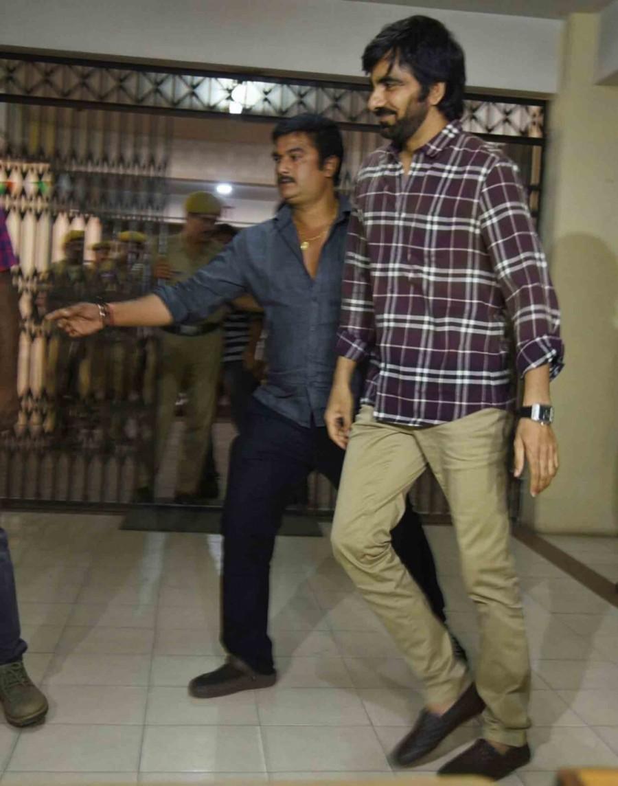 He was summoned for questioning after his contact number was found in the call data of Calvin Mascrenhas and Zeeshan Ali, the two key accused arrested in the case. Ravi's mother last week denied the allegations that he uses drugs. He is the ninth Tollywood celebrity to be questioned in the case. SIT questioned actresses Charmme Kaur and Mumaith Khan during in the last two days. Ravi Teja,actor Ravi Teja,Ravi Teja appears before SIT,Hyderabad Drug Case,SIT,Ravi Teja at Special Investigation Team