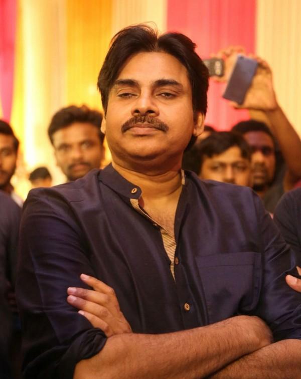 Pawan Kalyan at Shyam Prasad Reddy daughter Maithri wedding - Photos ... Shyam Kothari Daughter Wedding