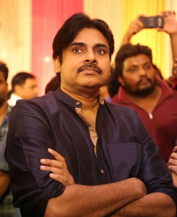 Pawan Kalyan at Shyam Prasad Reddy daughter Maithri wedding - Photos ... Shyam Kothari Daughter Wedding