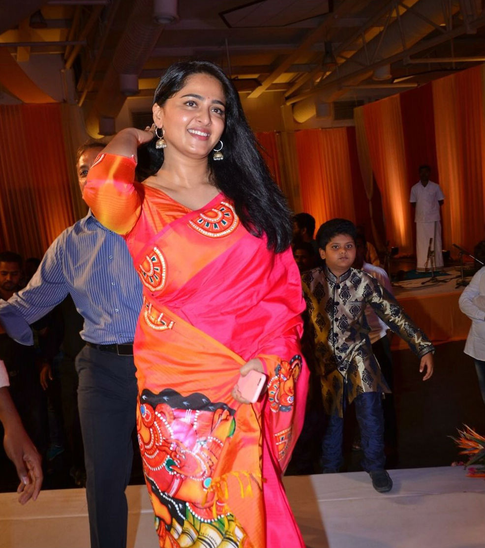 Anushka Shetty at Shyam Prasad Reddy daughter Maithri wedding. Prabhas and Anushka Shetty,Prabhas,Anushka Shetty,Shyam Prasad Reddy daughter Maithri wedding,Shyam Prasad Reddy,love birds Prabhas and Anushka Shetty