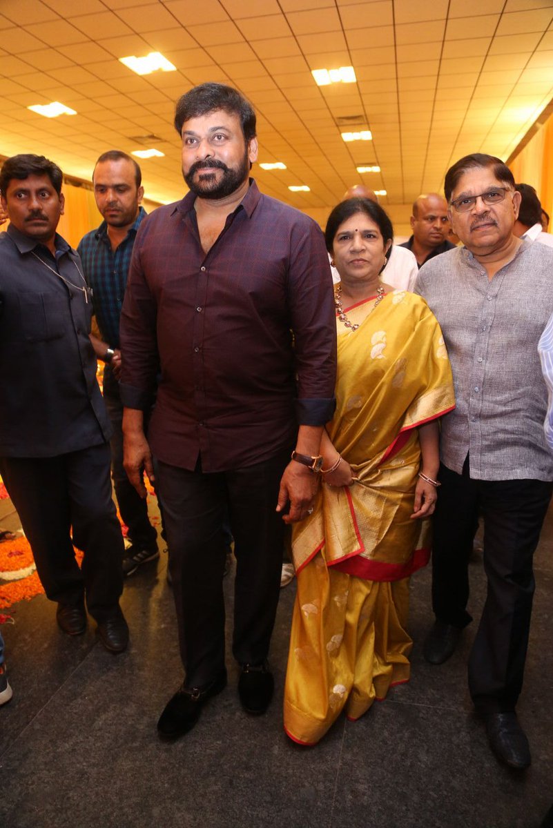 Megastar Chiranjeevi spotted at Shyam Prasad Reddy daughter Maithri wedding. Chiranjeevi,megastar Chiranjeevi,Chiranjeevi at Shyam Prasad Reddy daughter Maithri wedding,Chiranjeevi at Shyam Prasad Reddy daughter wedding
