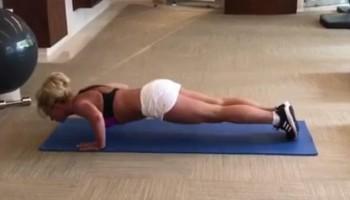 Britney Spears,Britney Spears workout pic,Britney Spears workout pics,Britney Spears workout images,Britney Spears workout stills,Britney Spears workout pictures,Britney Spears workout photos