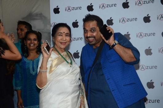 Asha Bhosle & Shankar Mahadevan during the inauguration of a mobile store in Mumbai.
